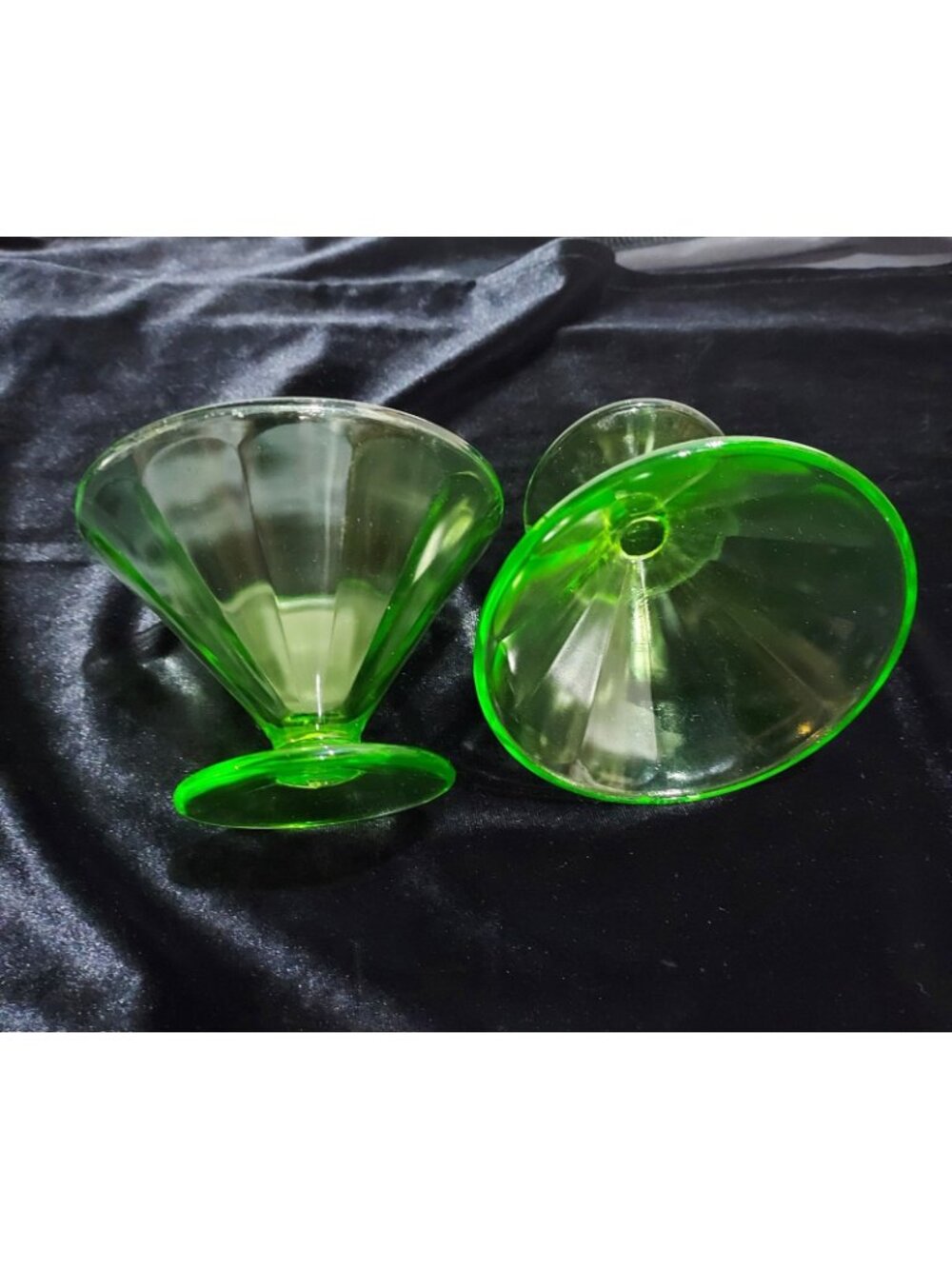 Federal Glass Company Pudding Custard Sherbet 2 Cups Glowy Depression Green - Picture 6 of 16